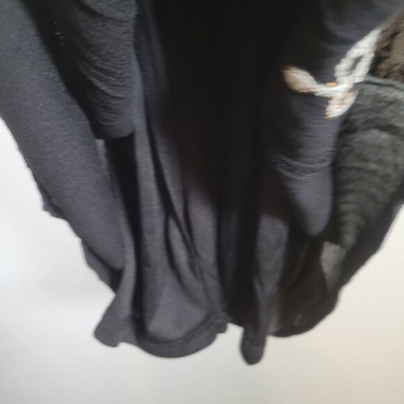 Entro Embroidered Key Hole Dress - Picture 9 of 10